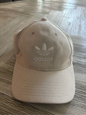Adidas Women’s Hat in Light Tan